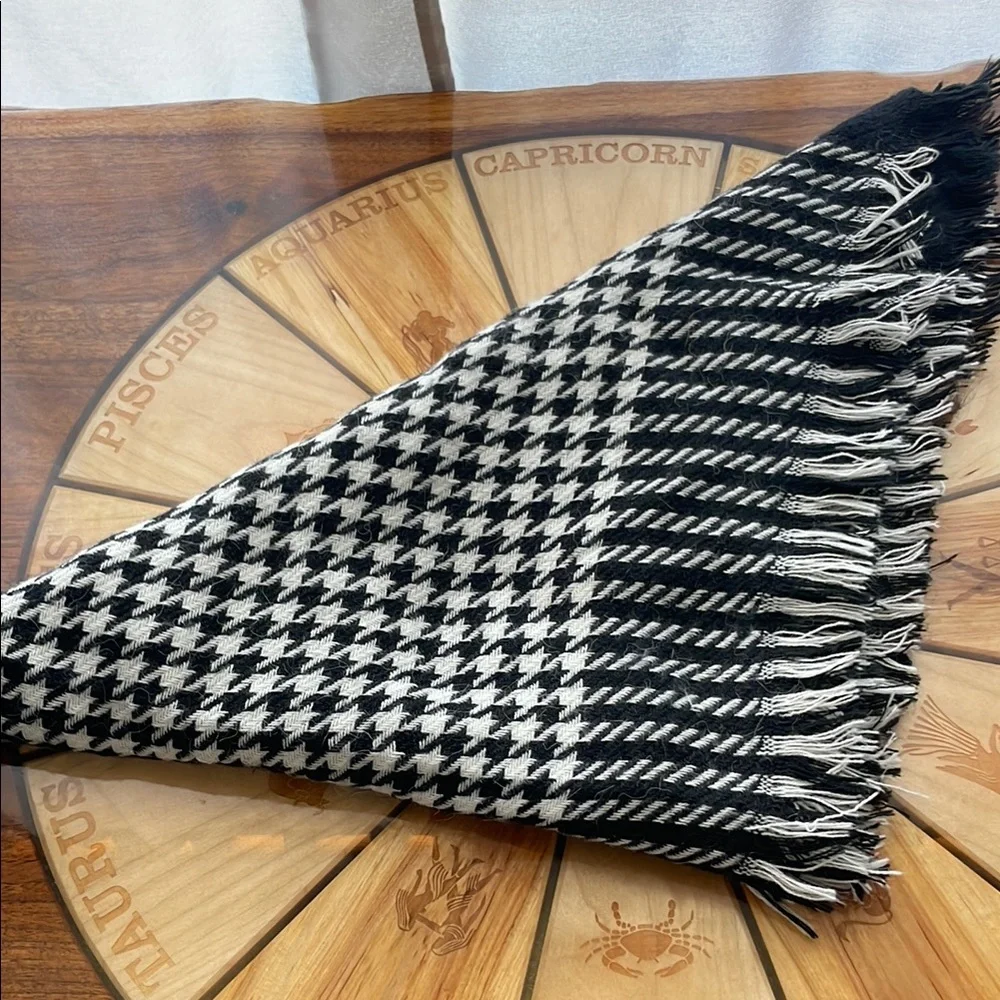 Vintage Baar & Beard Houndstooth Scarf